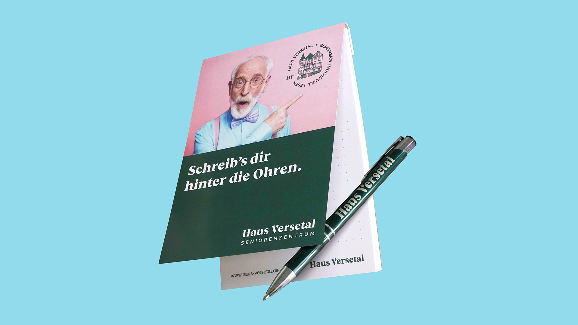 Notizbuch und Kugelschreiber des Seniorenheim Haus Versetal