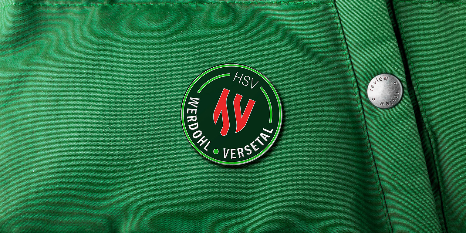 Button auf einer Jacke mit der 